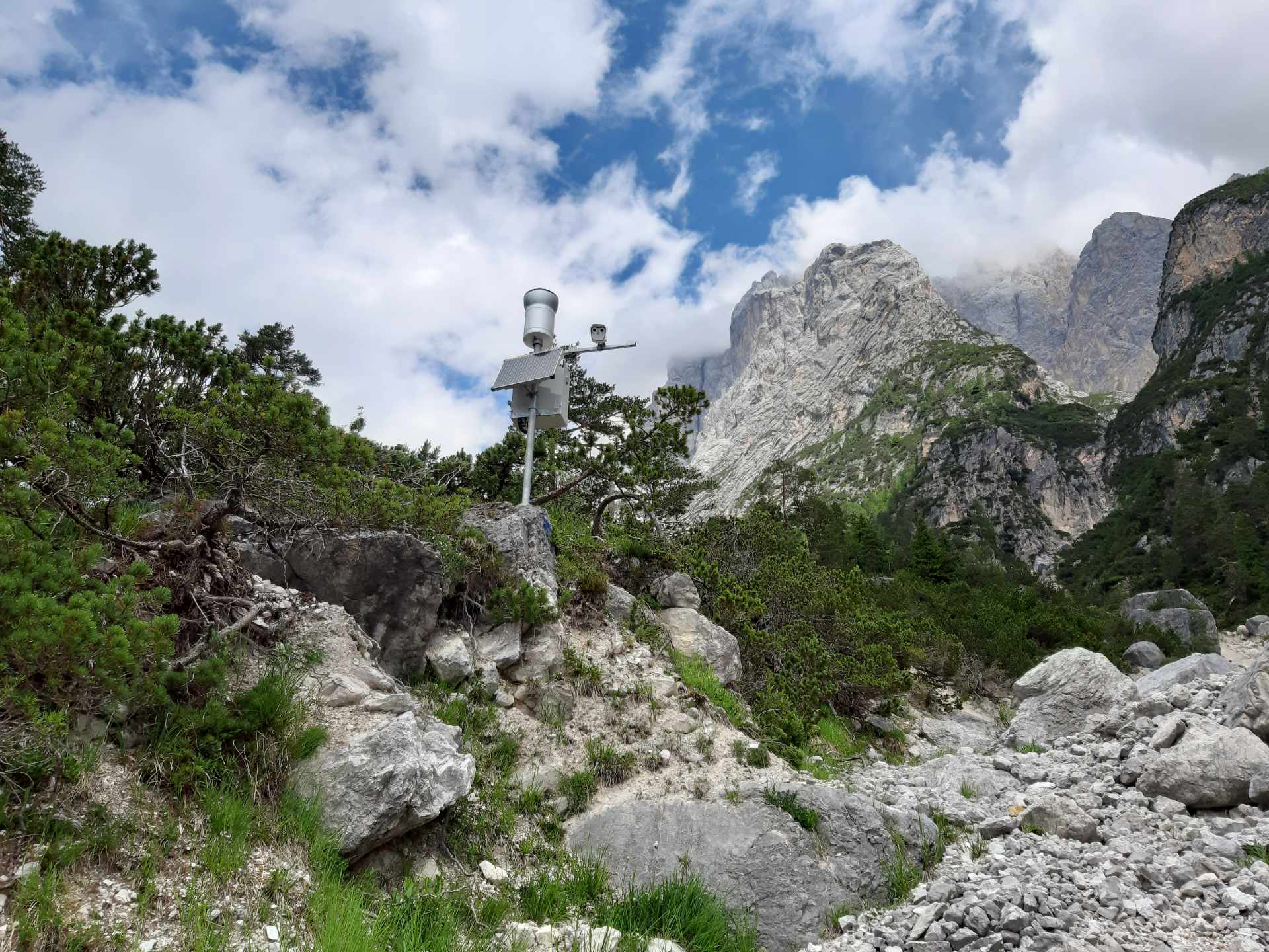 New installation of Inadef monitoring stations on Rio Rudan
